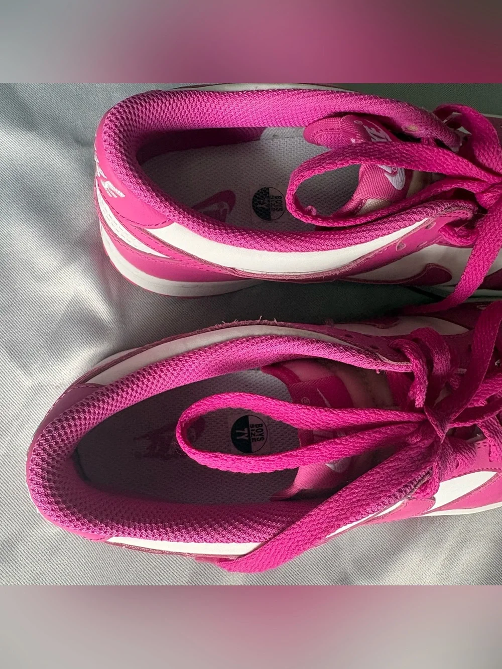 Nike 7Y Kids Pink & White Low-Top Sneakers